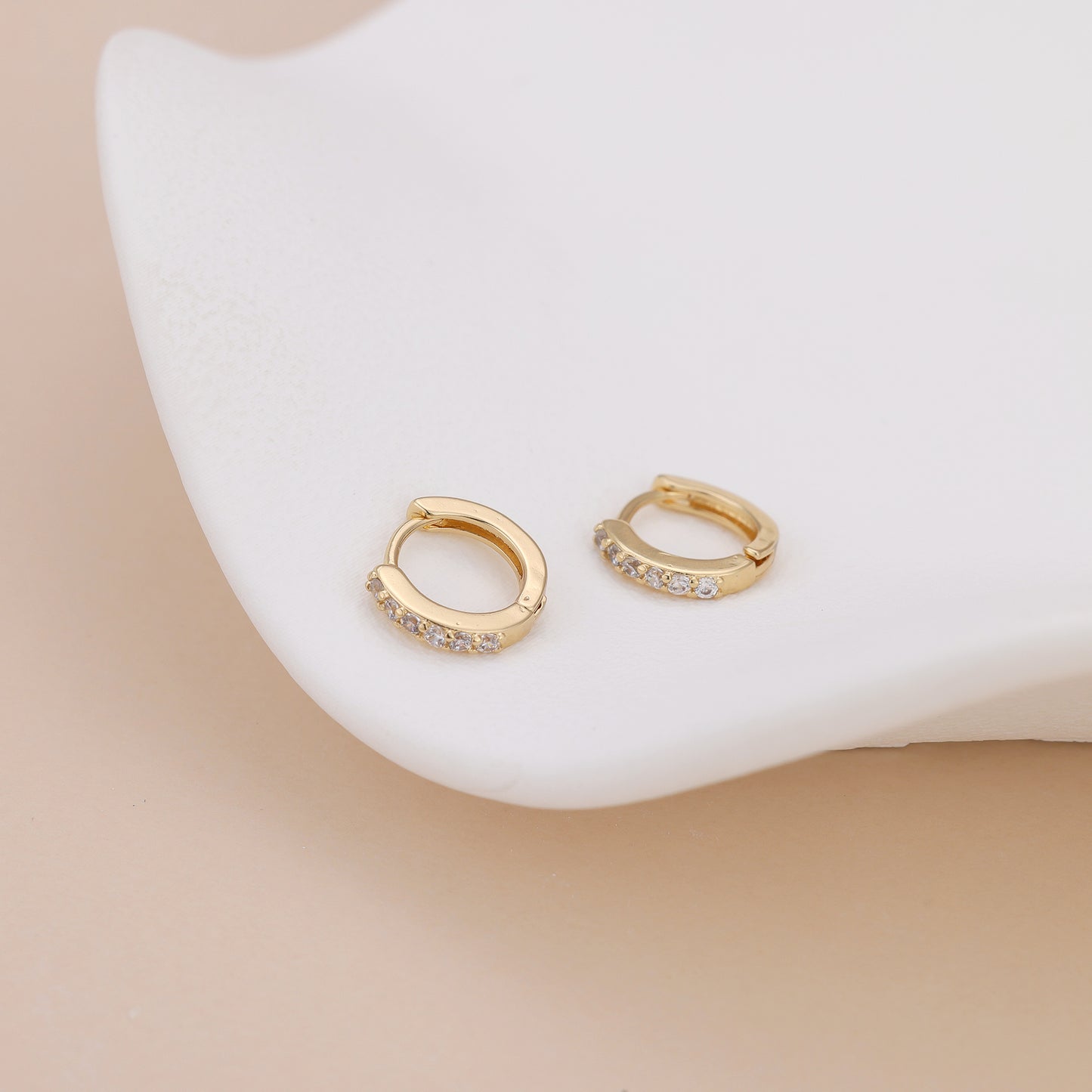 E162 paved dainty huggie hoop earrings