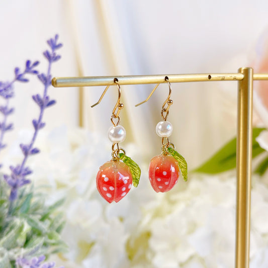 E225 strawberry earrings, fruit earrings, cute earrings