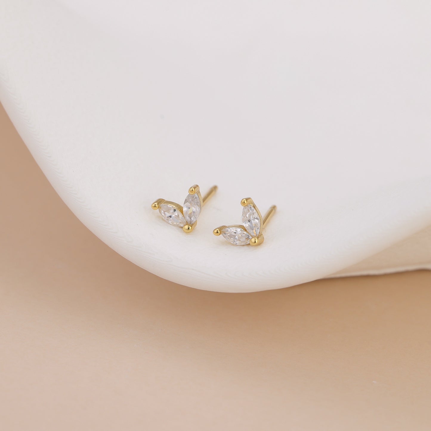 Gold vermeil E100 marquise flower stud earrings