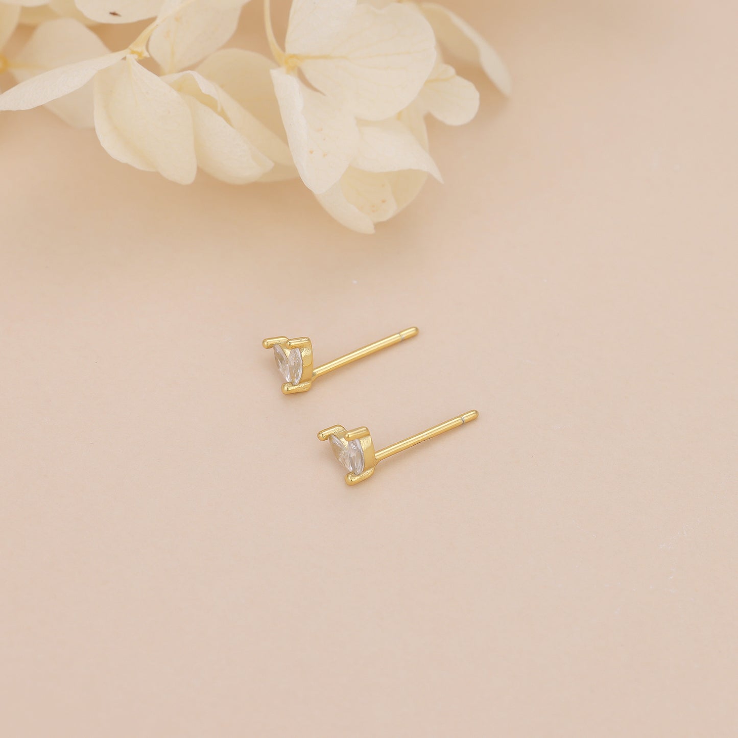 Gold vermeil E100 marquise flower stud earrings
