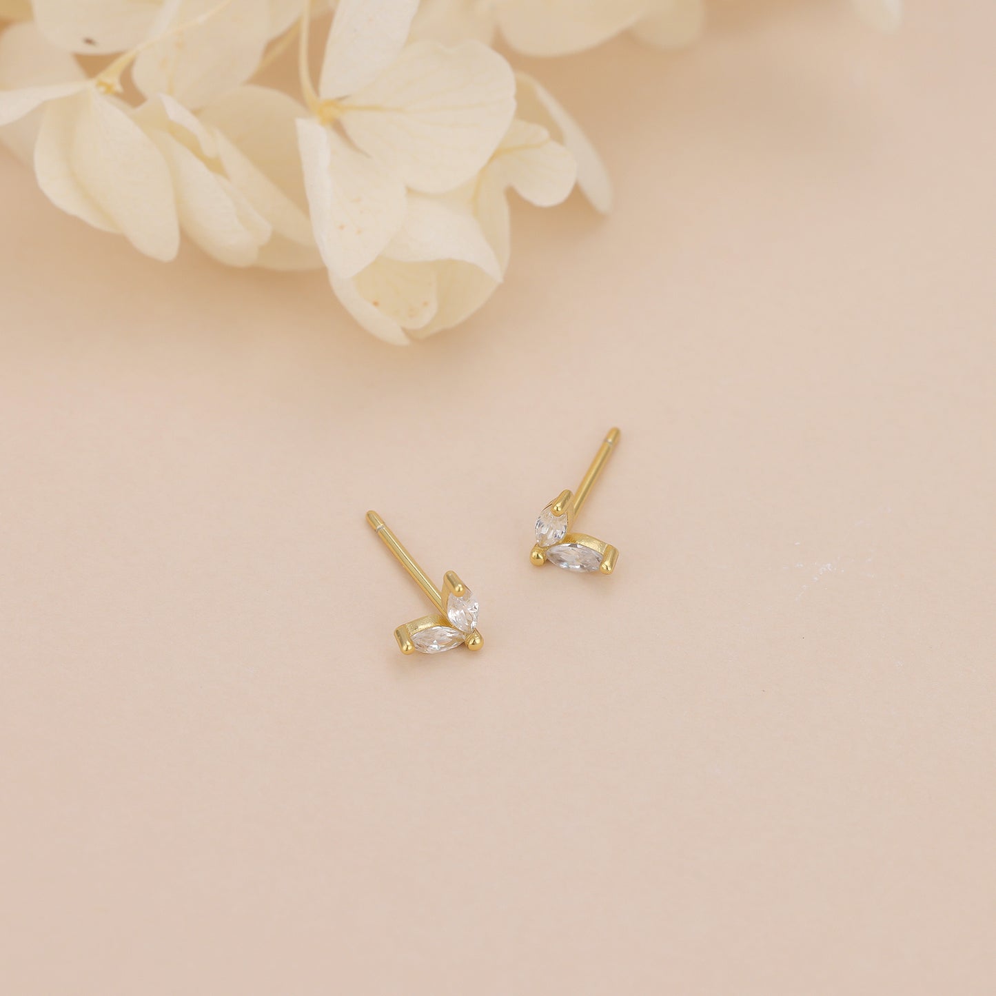 Gold vermeil E100 marquise flower stud earrings