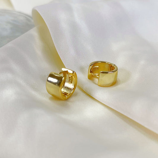 E233 wide huggie hoops, gold wide huggie, gold hoops