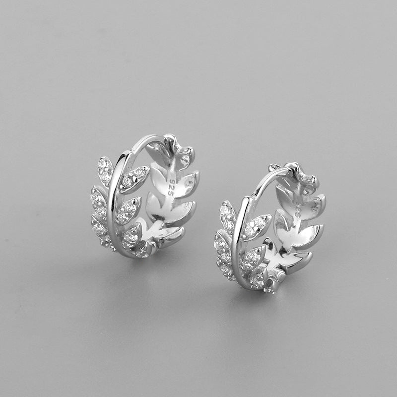 E043 gold leaf huggie hoop earrings
