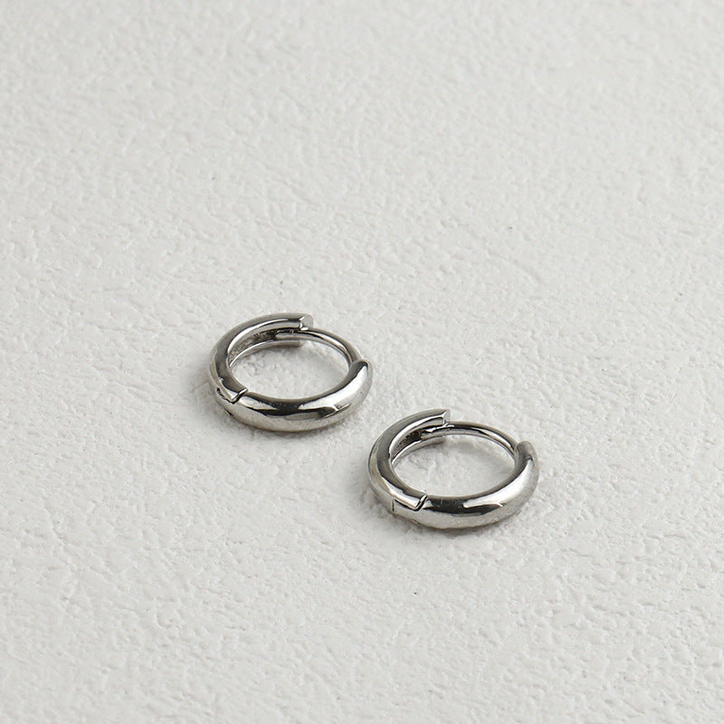 E167 dainty plain huggie hoop earrings