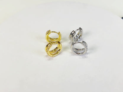 E182 double hoop huggie hoop earrings
