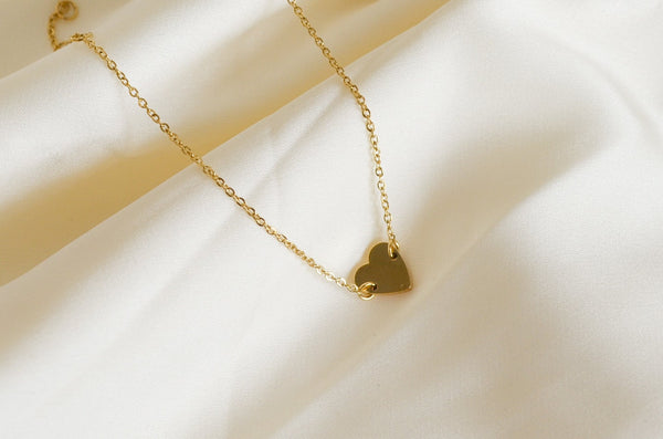 Alyssa tiny gold heart charm bracelet