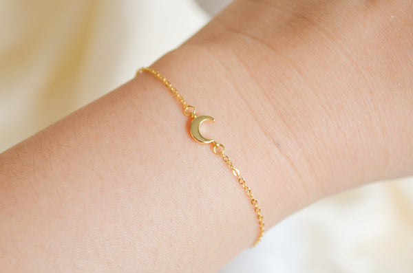 Nova 18k gold vermeil dainty Crescent Moon charm Bracelet