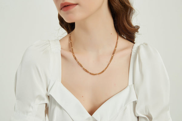 Evelyn gold figaro necklace
